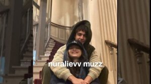 у неё были обычные карие глаза ?