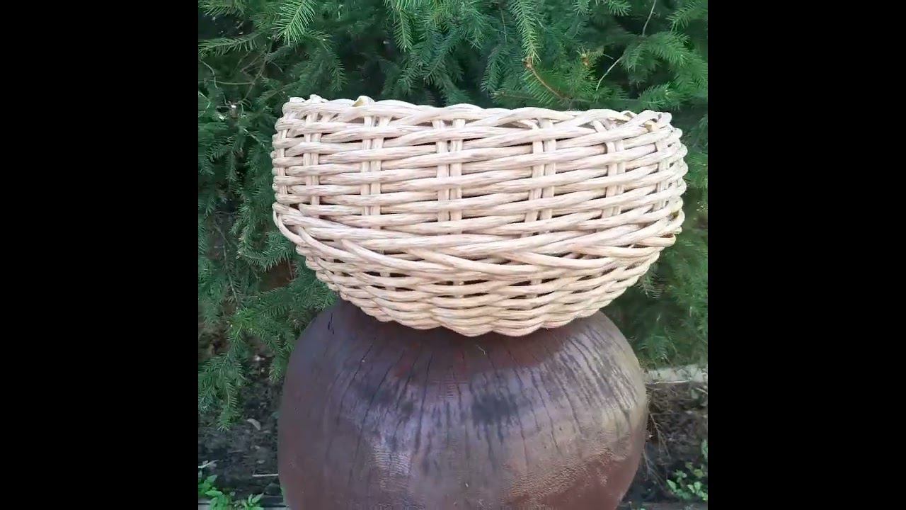 низкое кашпо из искусственного ротанга