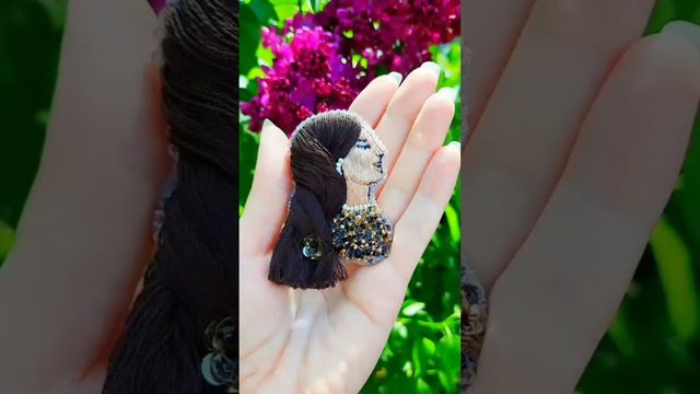 Прекрасная, женственная, роскошная Брошь ручной работы "Изящная брюнетка". Hand made brooch. смотреть онлайн