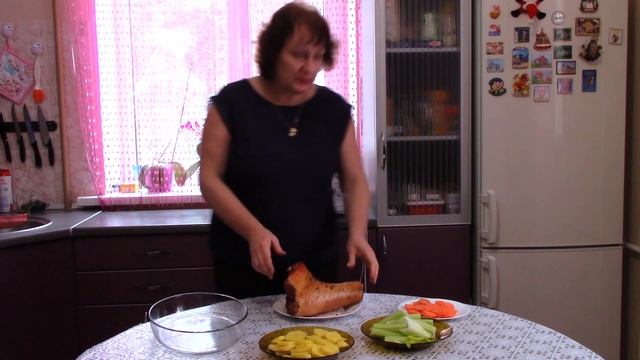 РУЛЬКА свинная в духовке c чесноком и  овощами, очень вкусно получается!