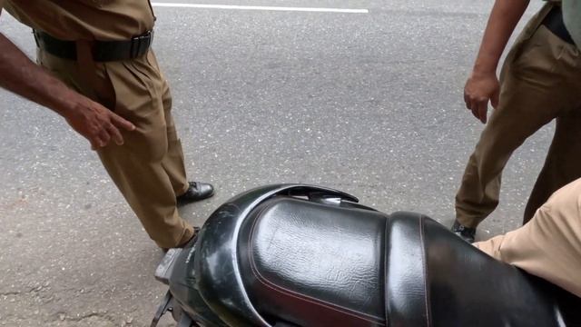 Экшн обзор 4K. Шри-Ланка 2023. В дороге на байке. Полиция! смотреть онлайн