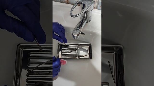 3 этапа дезинфекции и стерилизации инструментов✂️