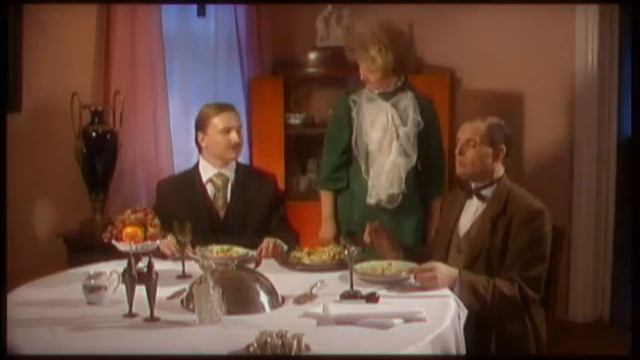 Праздничные мясные пельмени ручной лепки.avi