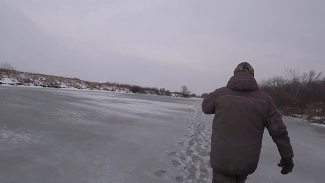 Опасный ПЕРВЫЙ ЛЕД! Не успели зайти и началось.