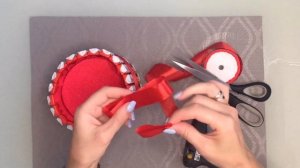 Двухъярусный торт из киндер шоколада своими руками.