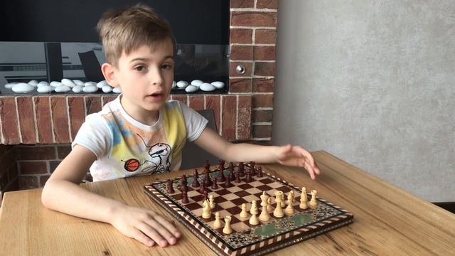 Как научиться играть в шахматы детям
