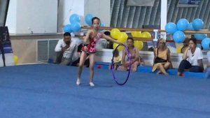 Гимнастика, танец с обручем