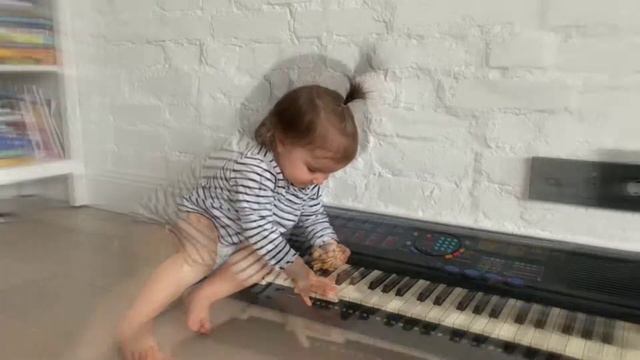 Как играть на синтезаторе? смотреть онлайн