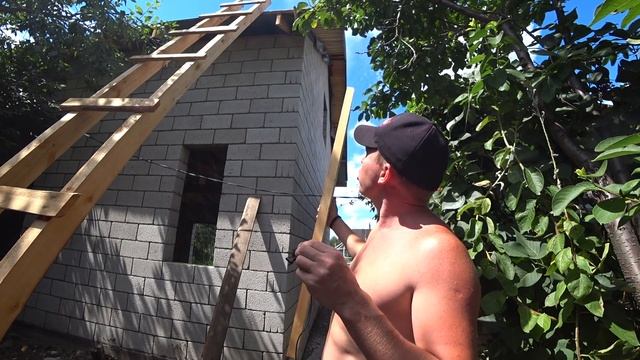 Дом для себя! Забрал кровлю ТЕХНОНИКОЛЬ! Привезли окна в дом! Делаю карнизы! смотреть онлайн