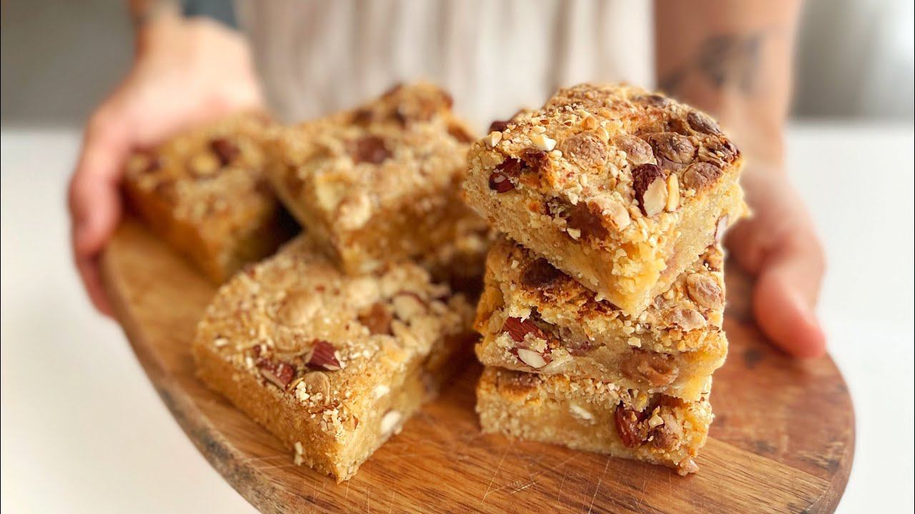 Блонди с миндалём, белым шоколадом и ирисками - новый бесплатный рецепт на сайте смотреть онлайн