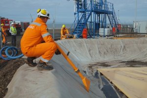 Учения по ликвидации разливов нефтепродуктов прошли в порту Шахтерска