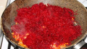 Овощной борщ на мясном бульоне