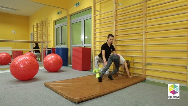 Akrobatyka - nauka stania na rękach. Odc. 5. смотреть онлайн