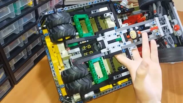 Самоделка LEGO Technic: автомобиль супер героя. смотреть онлайн