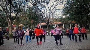 Бабушка рядом с дедушкой(танец).