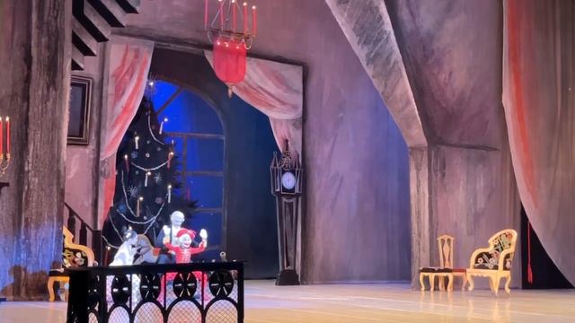 Танец щелкунчика из балета «Щелкунчик» игрушку щелкунчик исполняет Швецова Аделия смотреть онлайн