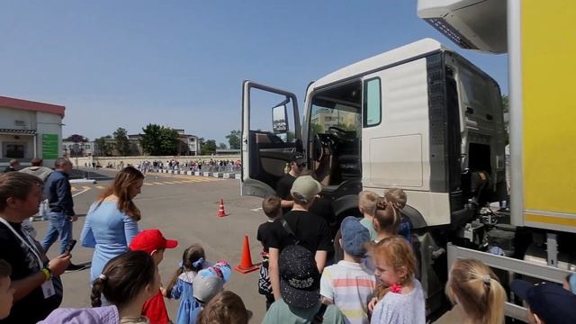 Детский праздник, посвященный 17-летию X5 Group и Дню защиты детей. Водитель: Руслан Горбунов смотреть онлайн