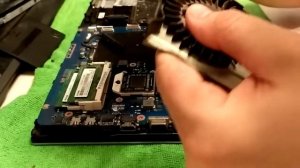 Как разобрать ноутбук samsung NP300V5A. (disassemble Samsung NP300V5A)