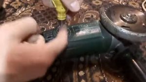 УШМ  DWT  Меняем Щетки Двигателя .