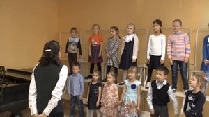 Методы и секреты работы с детьми. Урок хора 1 класс. Преподаватель Лилия Гараева.
