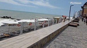 Погода в Сочи Адлере пляж Чайка сегодня 17 июня 2024. Обстановка на пляже, море сейчас