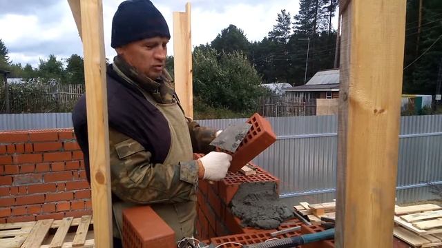 Кладка кирпича от уральского белоруса смотреть онлайн