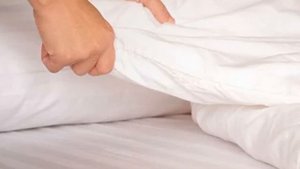 Как часто менять постельное белье