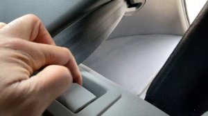 Hyundai Accent - How to lay rear seats flat