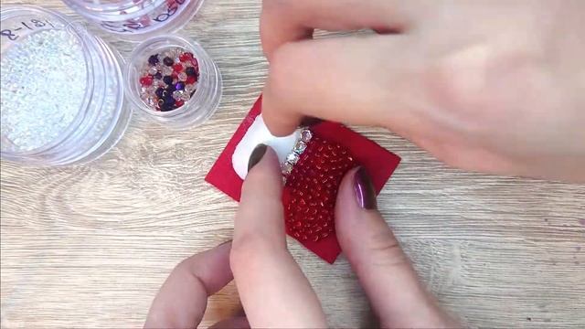 Брошь-сапожок из бисера / Christmas boot beaded brooch tutorial diy смотреть онлайн