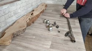 вешалка в стиле лофт из слэба и водопроводных труб