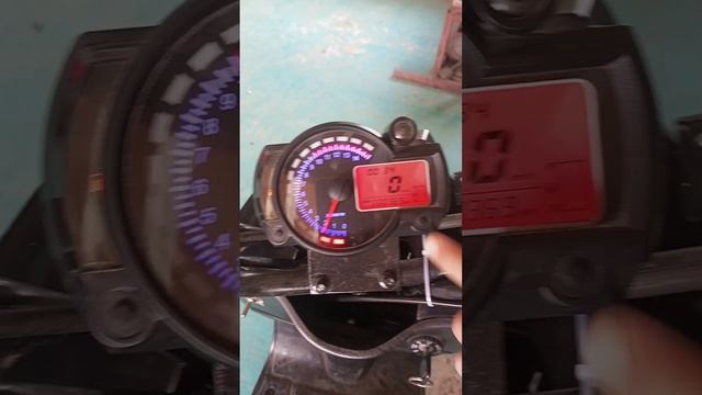 Скутер идеальное состояние, не троит не дымит. смотреть онлайн