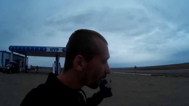 VLOG#53 - Казахские СТЕПИ, верблюды на ТРАССЕ и у нас кончился БЕНЗИН | Сызрань - Атырау