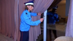 Экстремальные Прятки От Охранника В Огромном Доме !