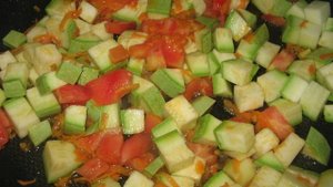 Рыба, запеченная с кабачками