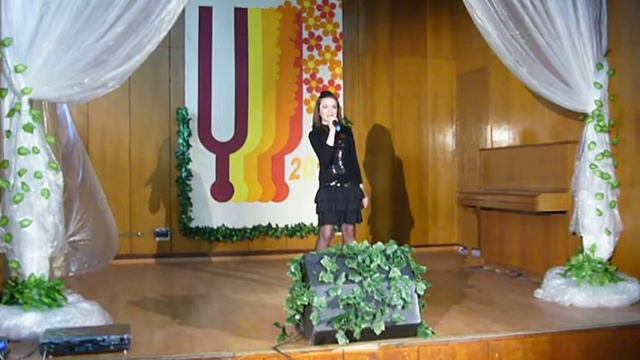 Всела Джамбазова - The Boy Does Nothing "Цветен Камертон" смотреть онлайн