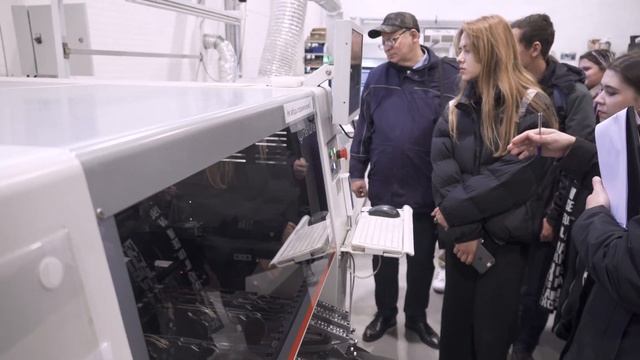 Школьники на заводе: экскурсия по производству и профориентация