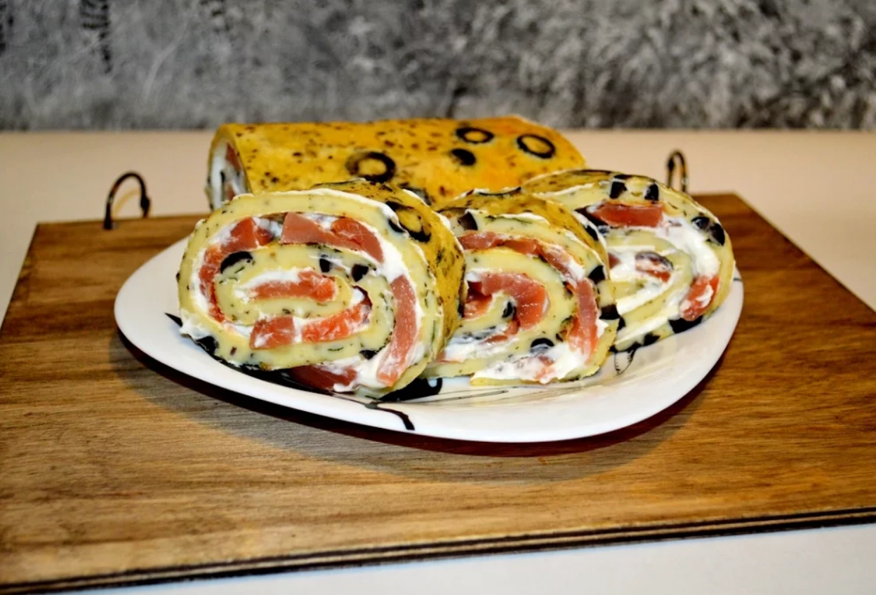Рулет с красной рыбой. Рецепт закуски.