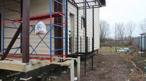 2.11. Строим каркасный дом. Обналичка окон, углов. Веранда. Водосточка. Строй и Живи.