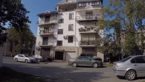 СУХУМ. ПРОГУЛКА ПО УЛ. ЗВАНБА. МАРТ 2019