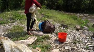 Harvest stream fish, return to make dried fish and sold in the village - My dailly life