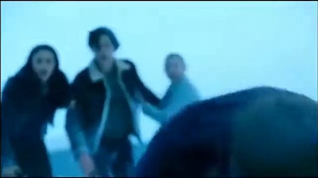 Эту песню ищут все,(девушка провалилась под лёд)