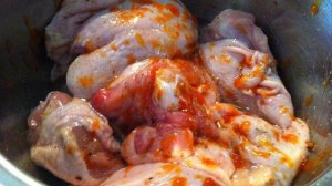 Запеченные куриные бёдра на хлебе