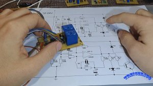 Включение реле одной кнопкой по схеме RedShade. На LM358