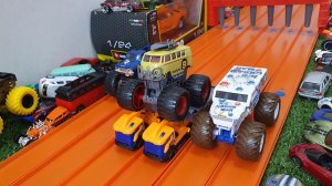 Обзор Монстр Траков. Сравнение Monster Truck от трех разных компаний