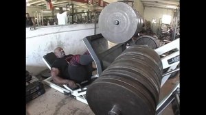Ronnie Coleman - 2,300 lb leg press