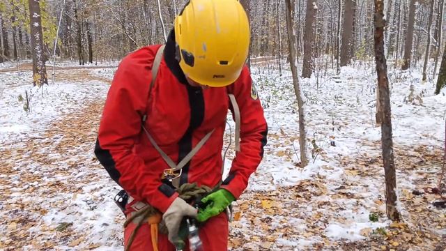 Изготовление обвязок из подручных средств и экстремальные способы спуска-подъема по веревке.
