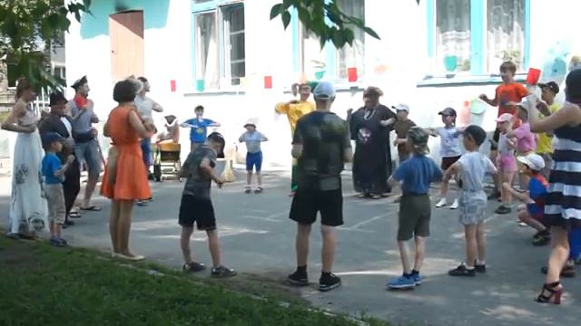 Молодежная организация ферросплавного завода побывала в гостях у воспитанников центра "Надежда"