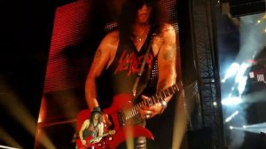 Guns N Roses Glendale AZ Slash and Axl Jam