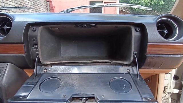 Перчаточный ящик (бардачок) Mercedes-Benz W123 смотреть онлайн