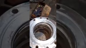 ЮМЗ задний мост фиксирую перемещение редуктора